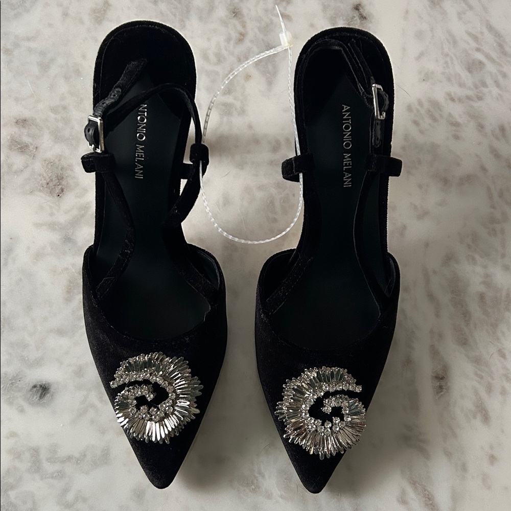 NWT black velvet Antonio Melani sling backs. 9.5 - Picture 2 of 5